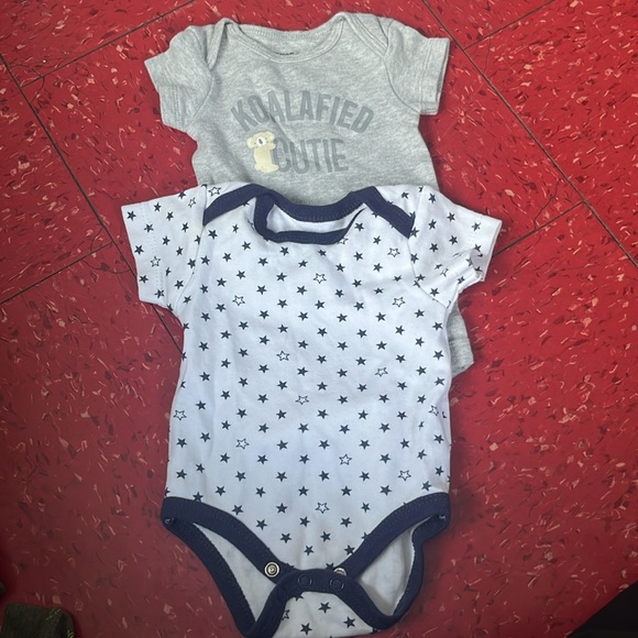 Lot of 0-3 month clothes - Picture 8 of 14